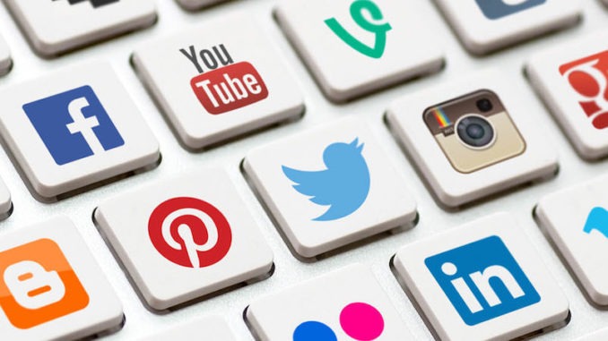 community manager community manager i màrqueting de continguts